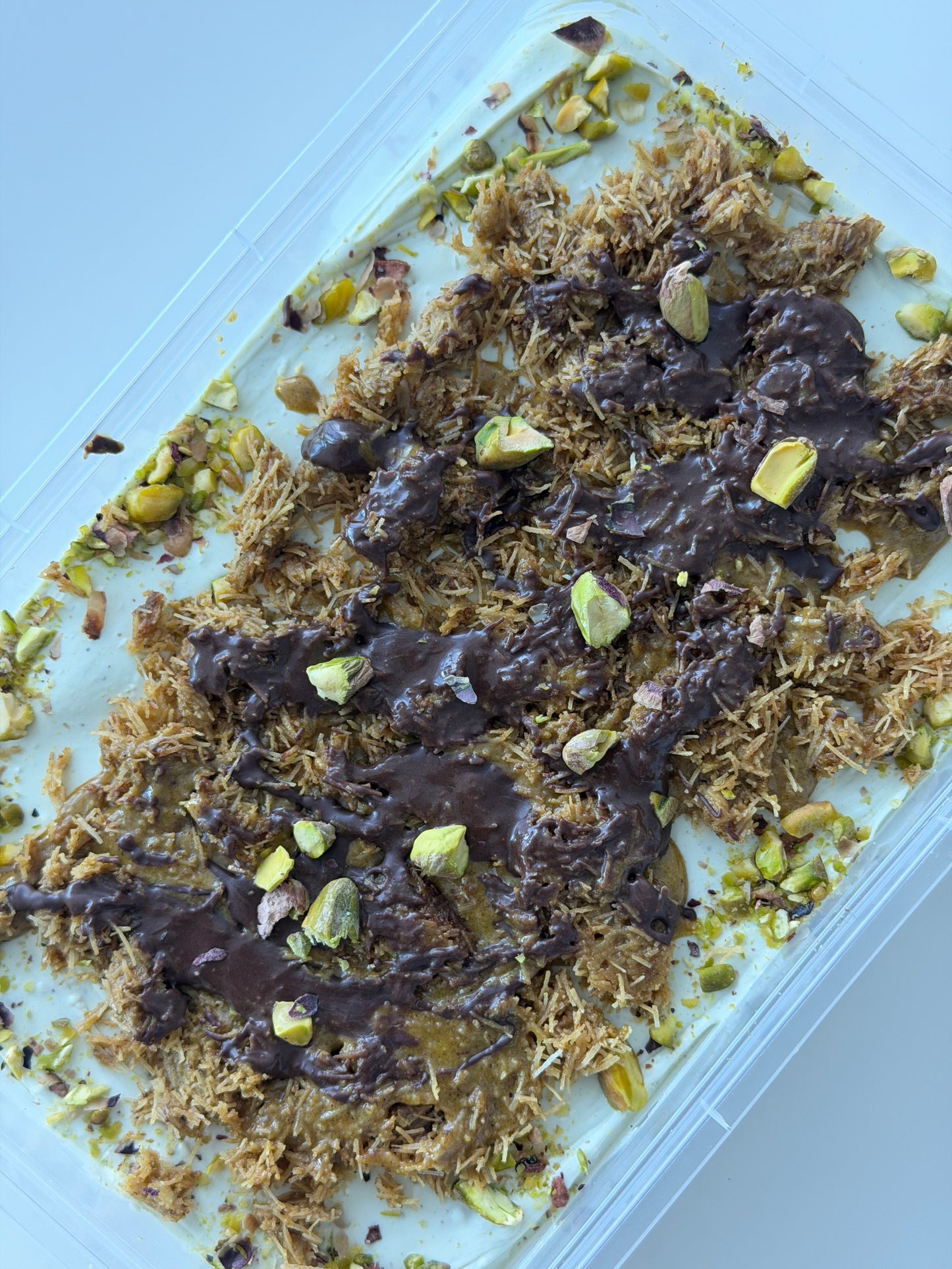 Pistachio kadaifi chocolate tiramisu (5-6pax)